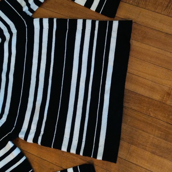 Size M Gap wool blend white and black striped turtleneck sweater - Picture 8 of 14